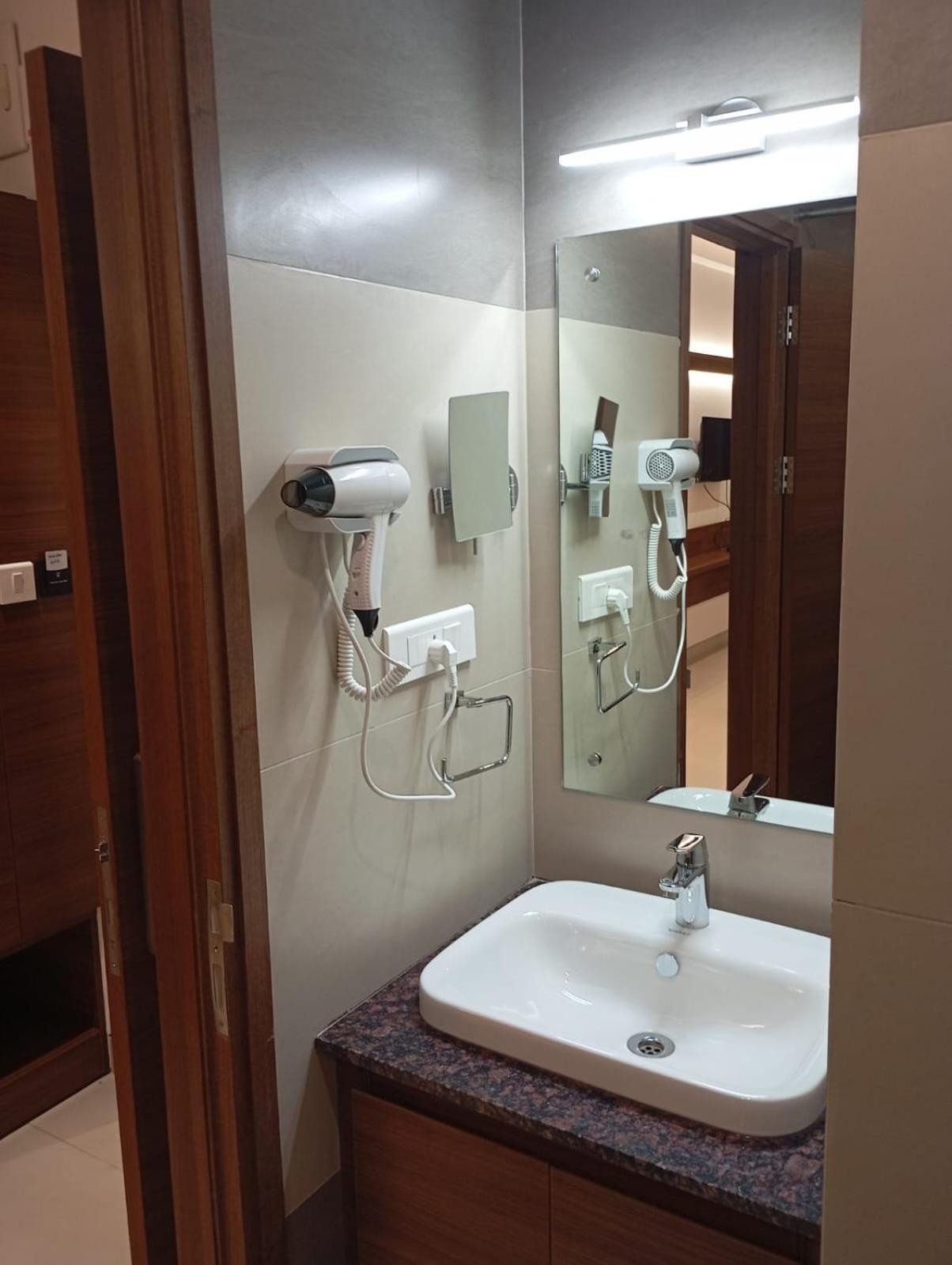 Highland Hotel Bengaluru Kültér fotó